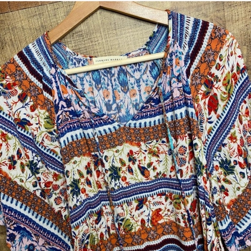 Farmers Market By One World FLORAL Flutter Sleeve Blouse - Picture 2 of 6